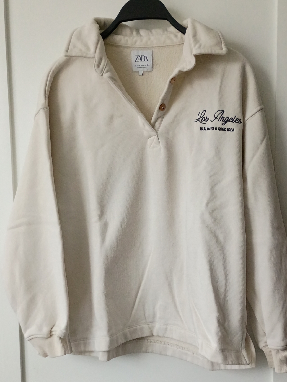 Zara Cream Pullover with Navy 'Los Angeles' Embroidery